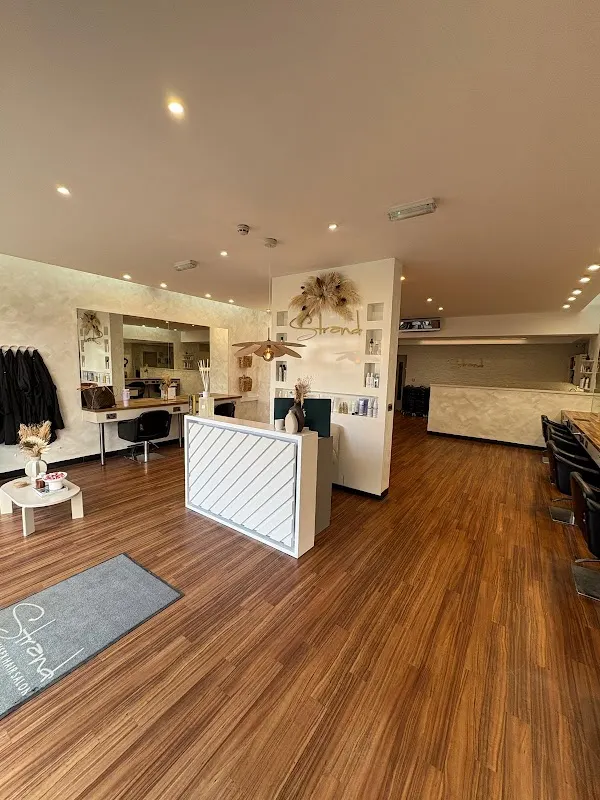 Strand Hair Salon — Hairdresser in Luton